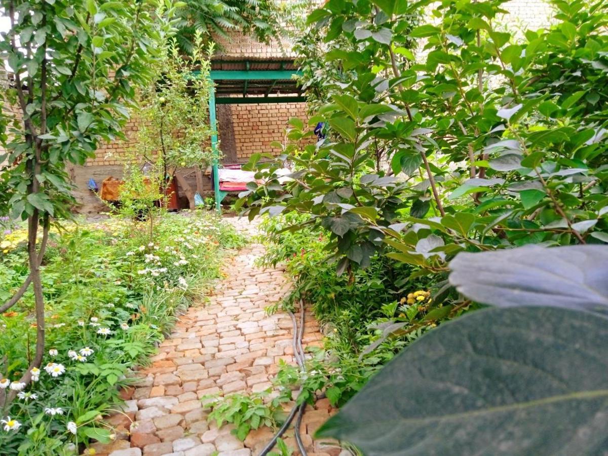 Be My Guest Hotel Osh Exterior photo