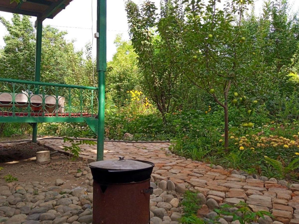 Be My Guest Hotel Osh Exterior photo