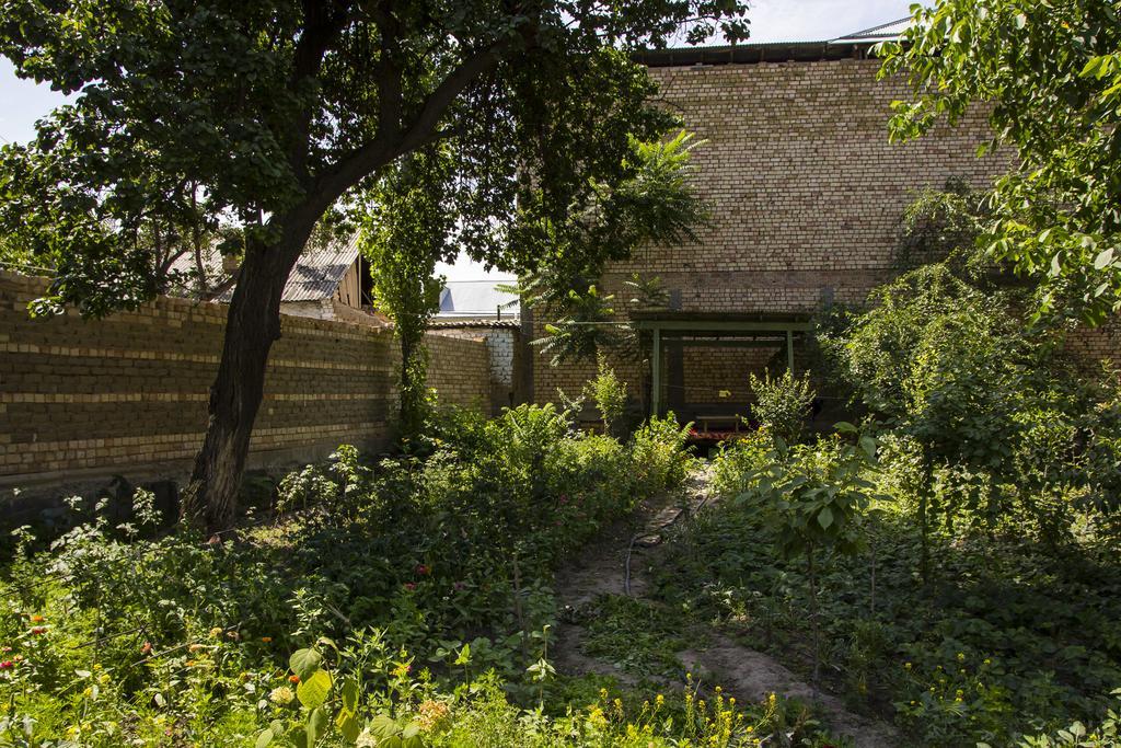 Be My Guest Hotel Osh Exterior photo